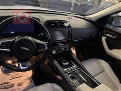 جاگوار F-Pace